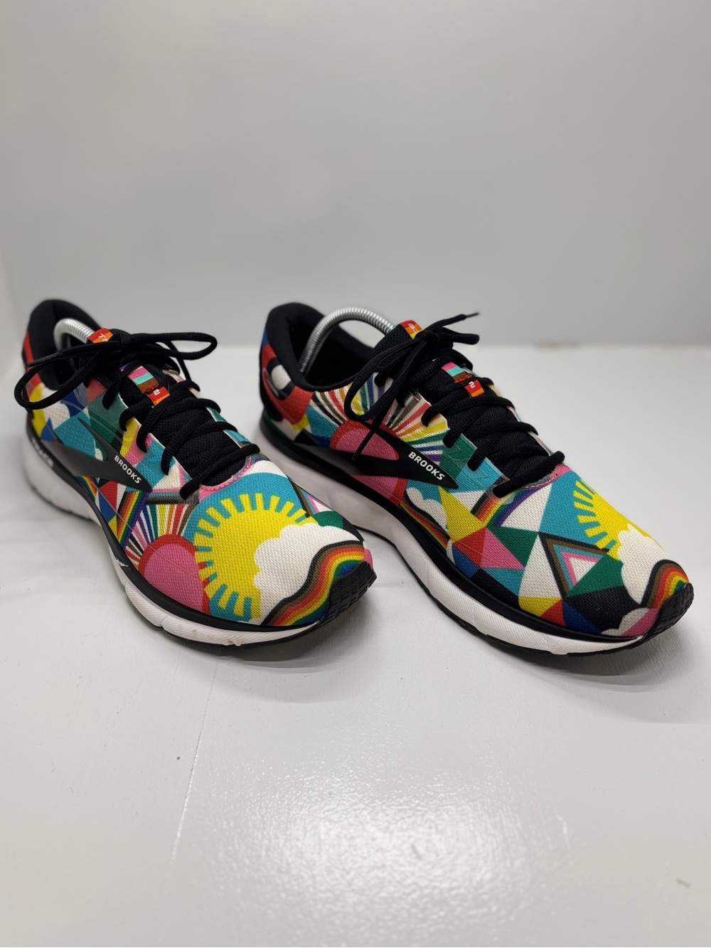 Brooks Trace 2 x Lisa Congdon Pride Running Shoes Men's 11 Multicolor Sneakers - Picture 7 of 15